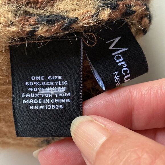 Marcus Adler Animal Print Beanie - Picture 6 of 9